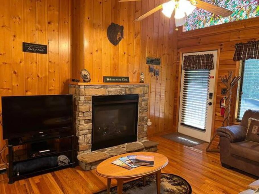 Beary Tale! Your Happily Ever After Starts Here! Sevierville Exterior photo